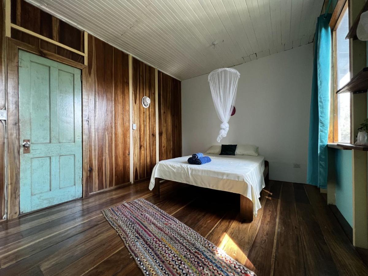 Old Bocasso Hostel Bocas del Toro Buitenkant foto